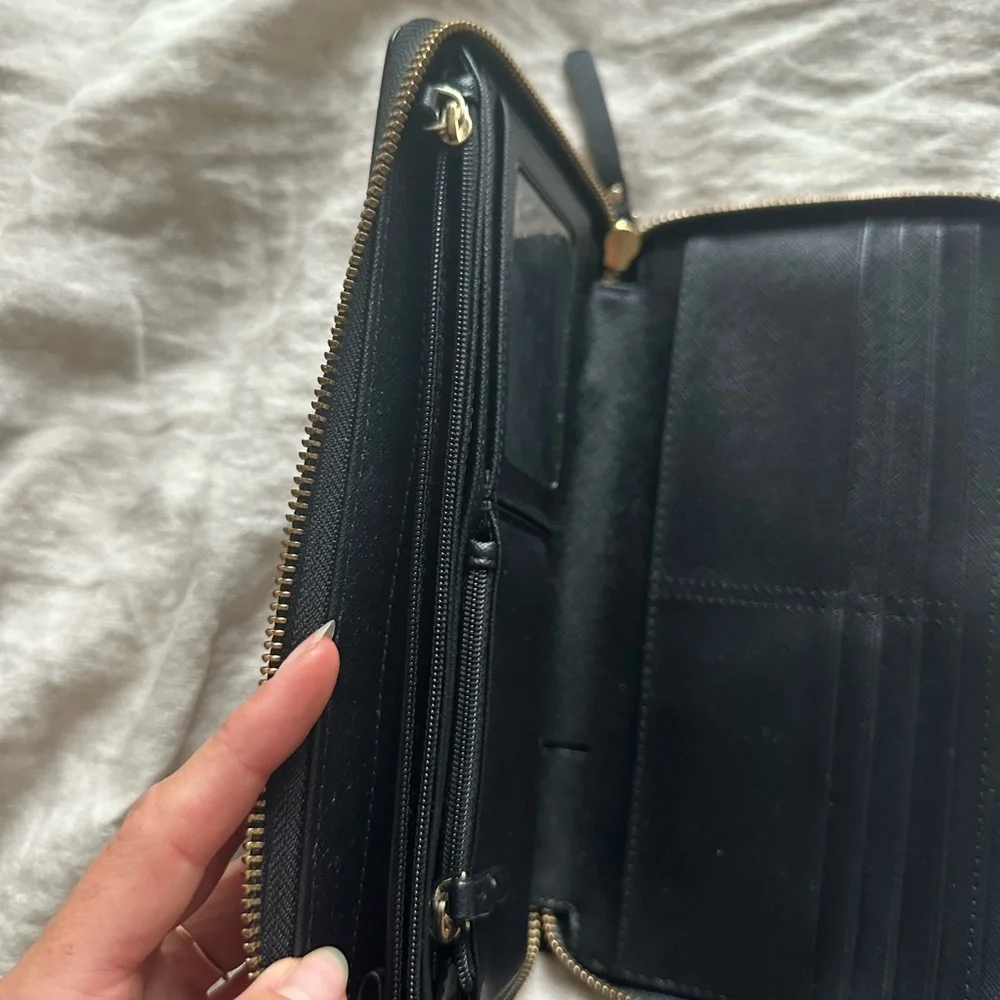 Kate Spade Large Wallet - Picture 6 of 6